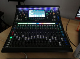 Allen & Heath SQ5 - Digital Audio Mixer